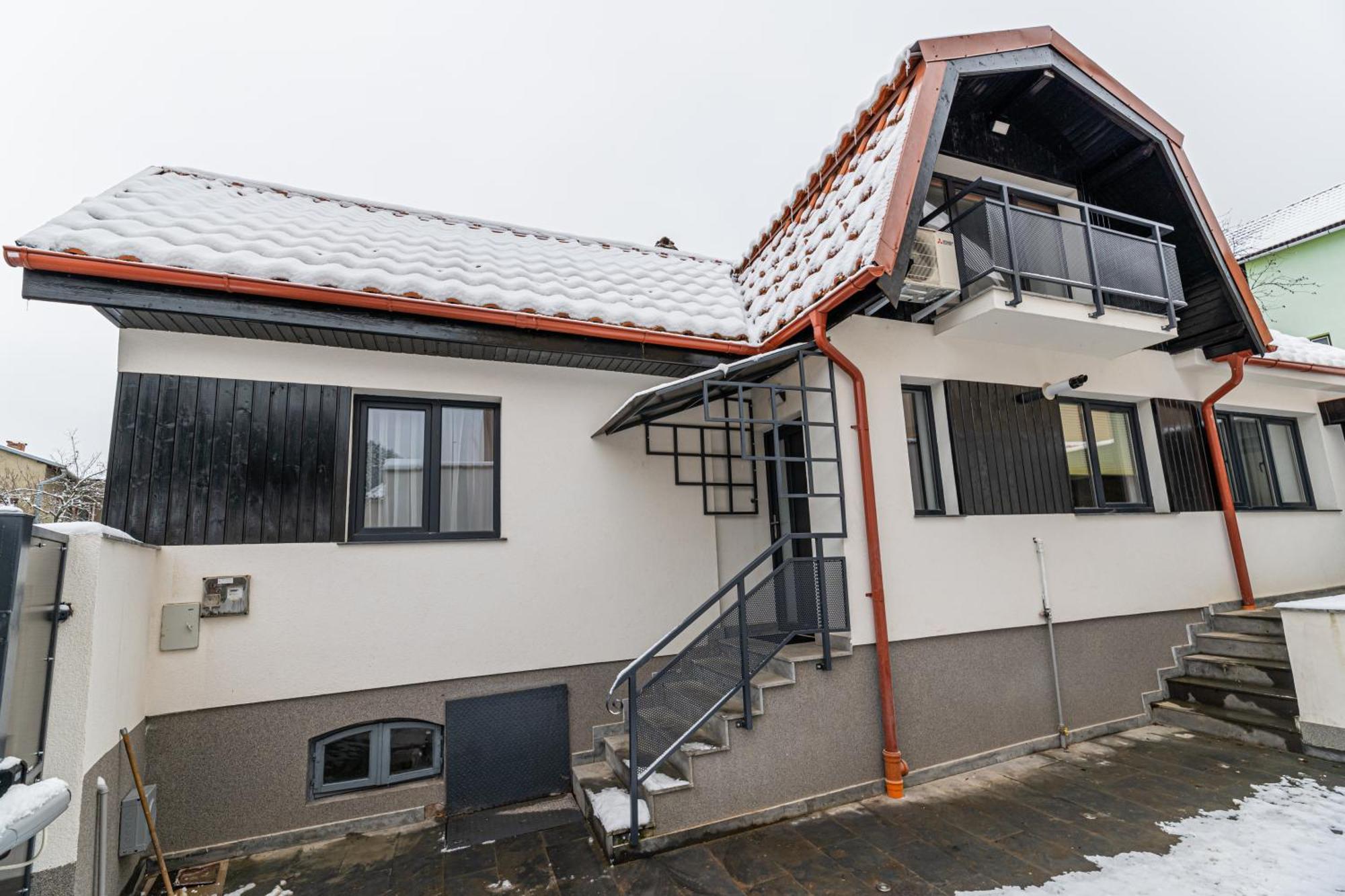Sun Villas Accommodation 브라쇼브 외부 사진